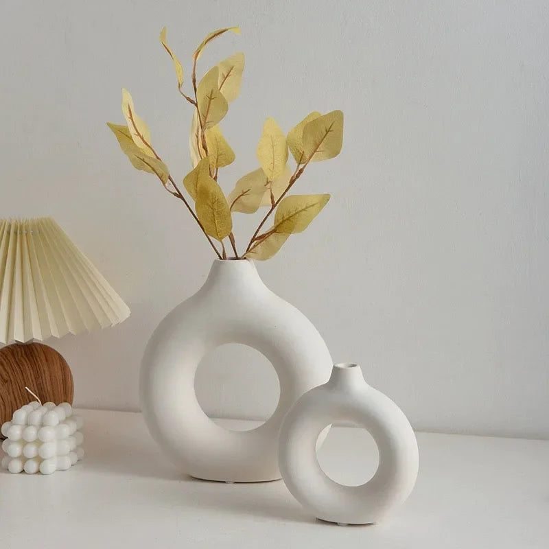 Donut Shape Plastic Flower Table Vessel