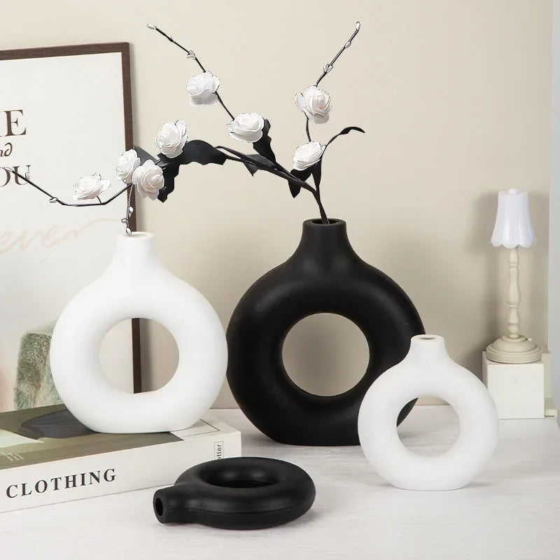Donut Shape Plastic Flower Table Vessel