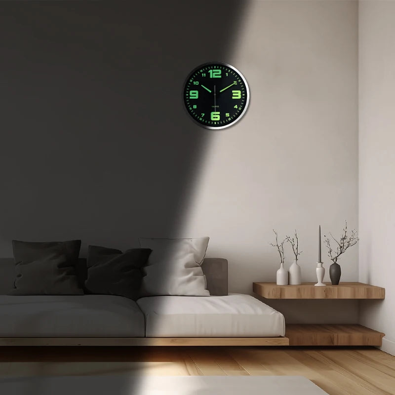 Silent Quartz Glow in Dark Round Wall Timepiece